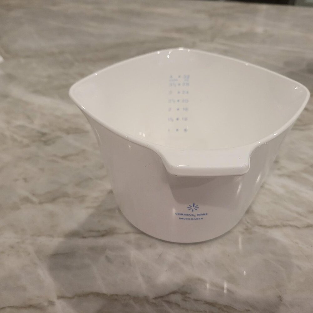 Vintage Rare Corning Ware 4 Cup Saucemaker Dish--$30